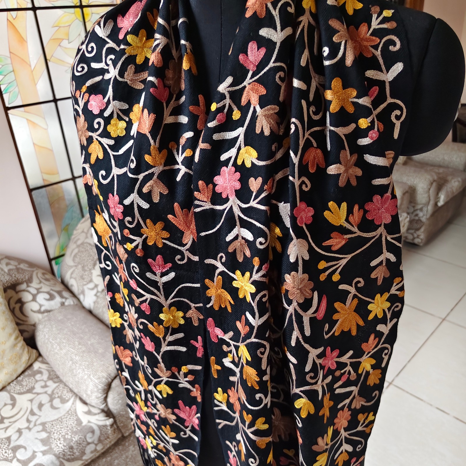 Black Soft kashmiri Floral scarf Crewel Embroidery 100% Cashmere Pashmina D2