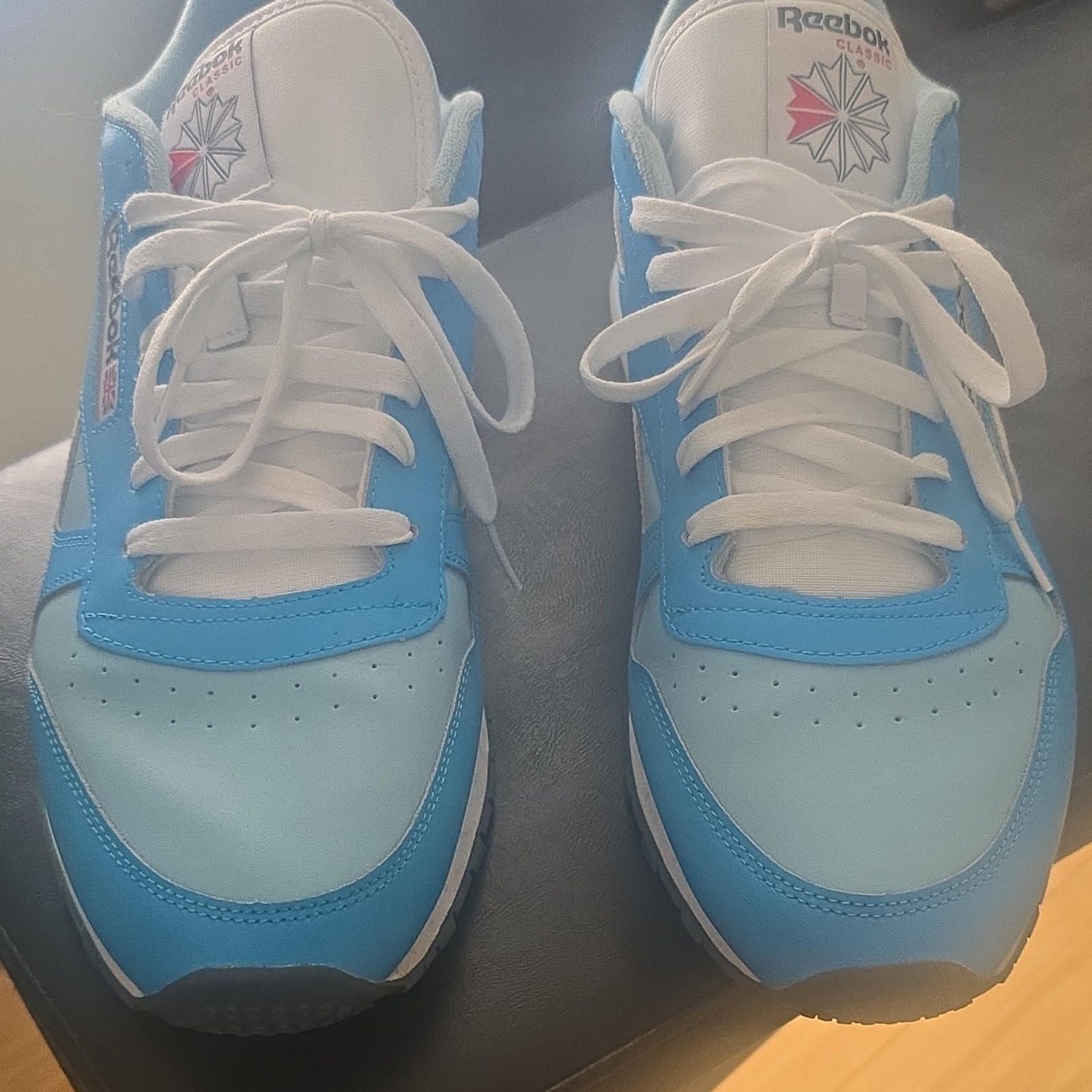 Reebok Classic Leather Low Top Leather Lace-Up Sneakers Radiant Aqua Red Size 13