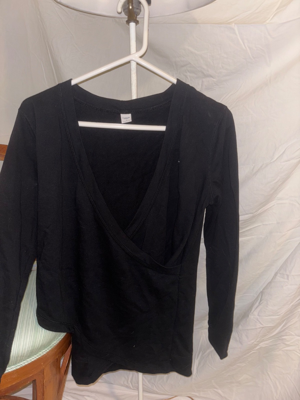 Old Navy Active Black long sleeve scoop neck shirt size small