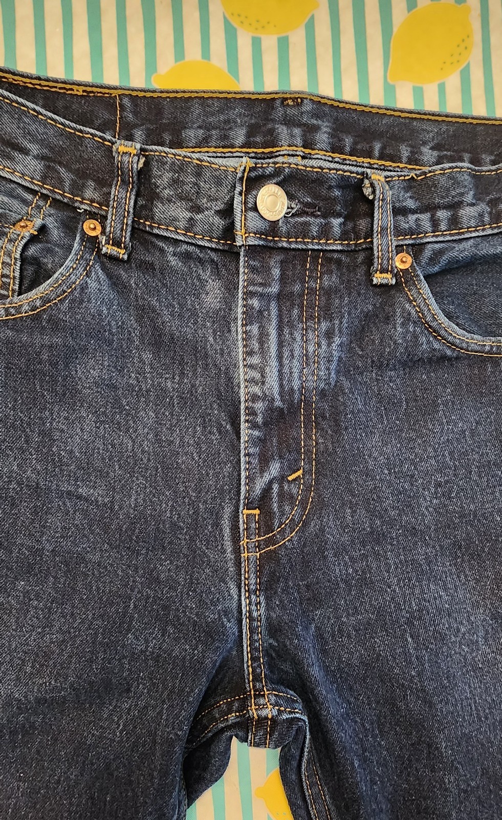 Levi’s 505 Dark Blue Straight-Leg Jeans (W33 x L32)