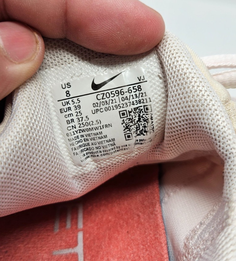 Nike Free Metcon 4 Beige Orange Athletic Shoes Sneakers Women’s Sz 8 CZ0596-658
