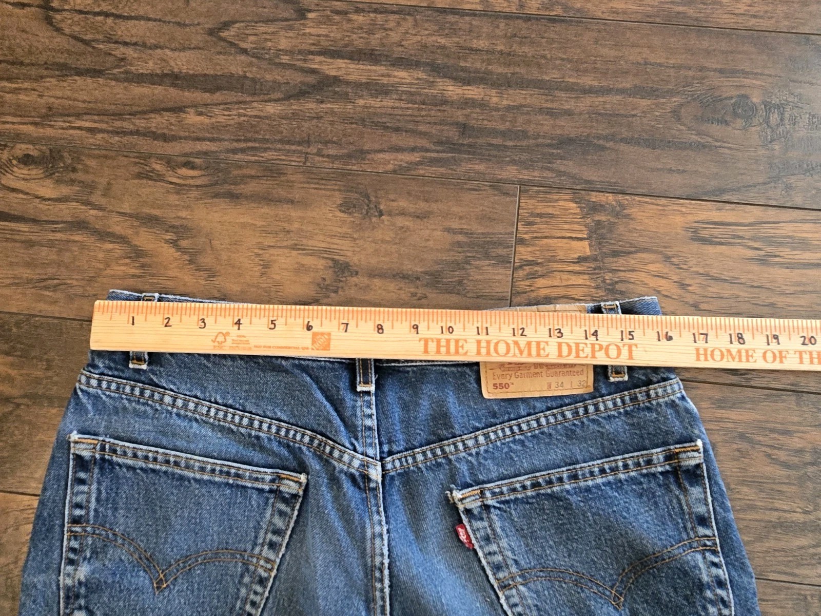 Levi’s 550 Relaxed Fit men’s jeans size 34×32. Paint Stains.LL-509. 1990