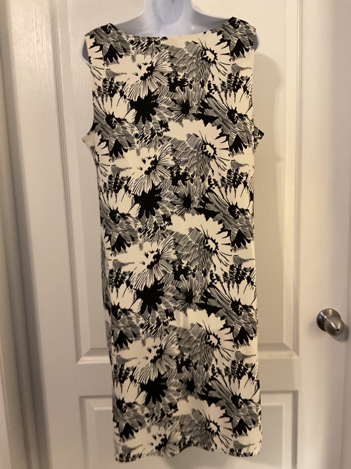 Ann Taylor Loft Black & White Floral Print Sleeveless Dress Size L -B13