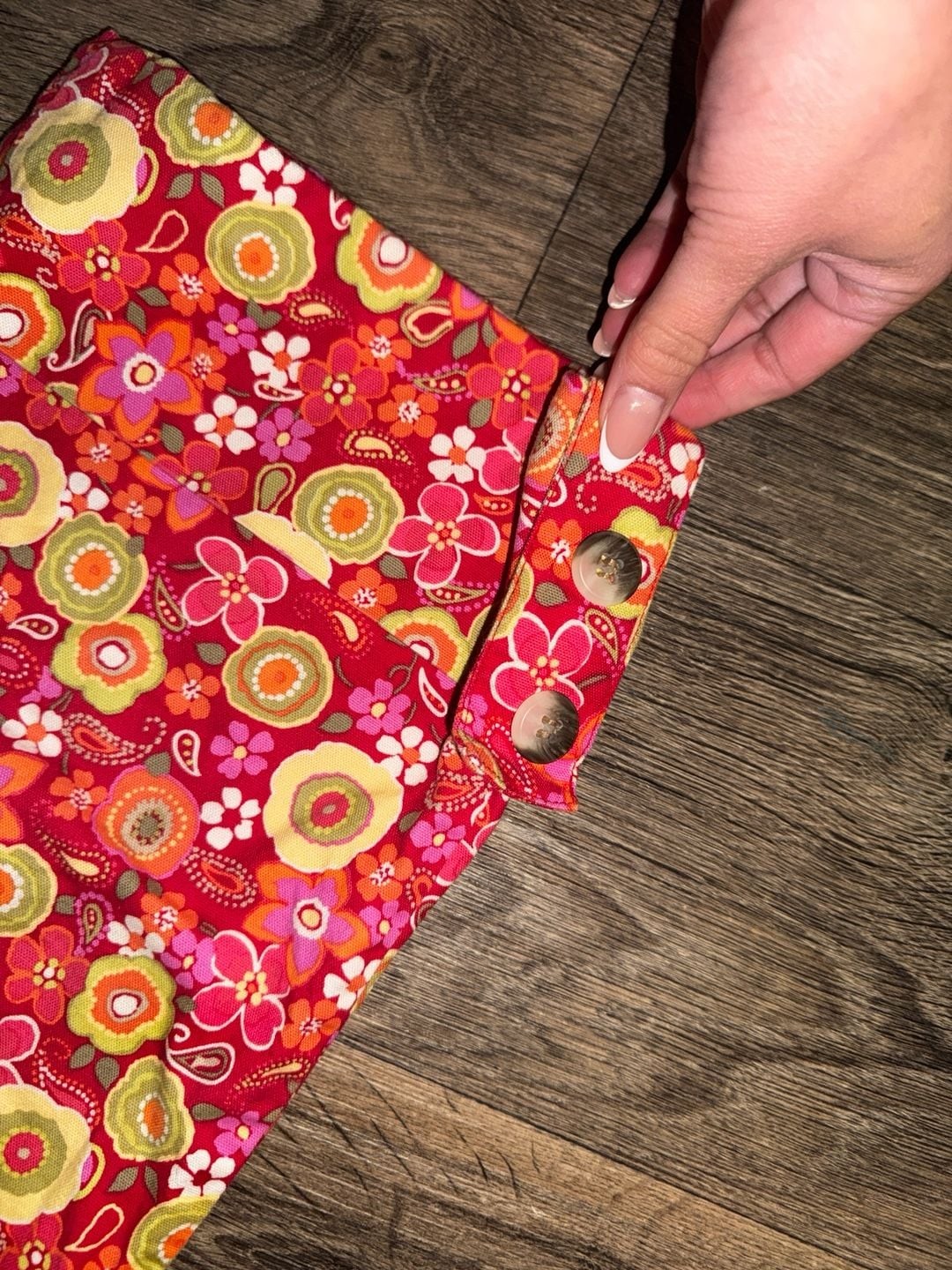 Y2k Central Falls Vintage Retro Floral Capris with Button Cuffs funky dopamine