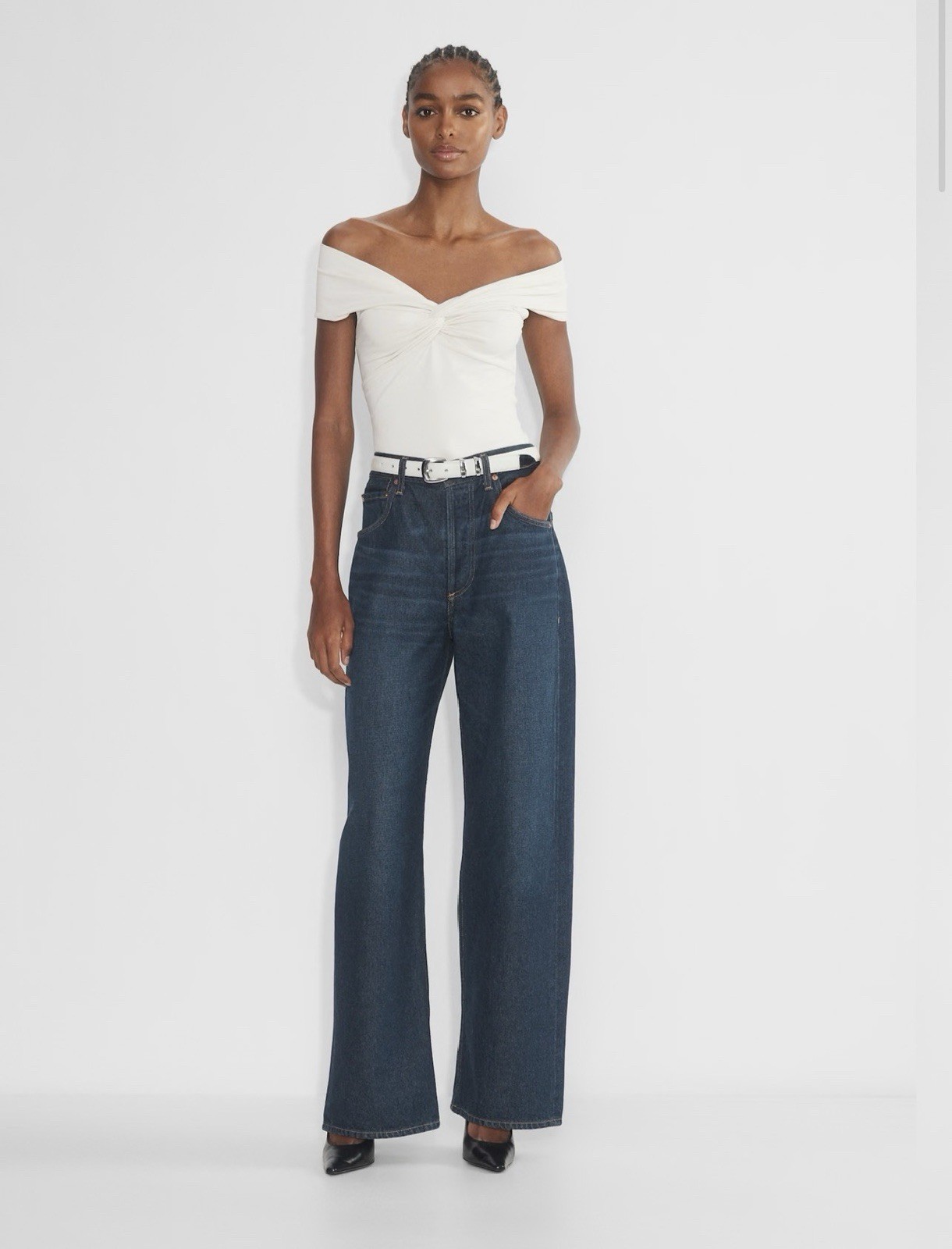 Aritzia Women`s $58 Original Contour Twist Off-Shoulder Top in Light Birch sz S