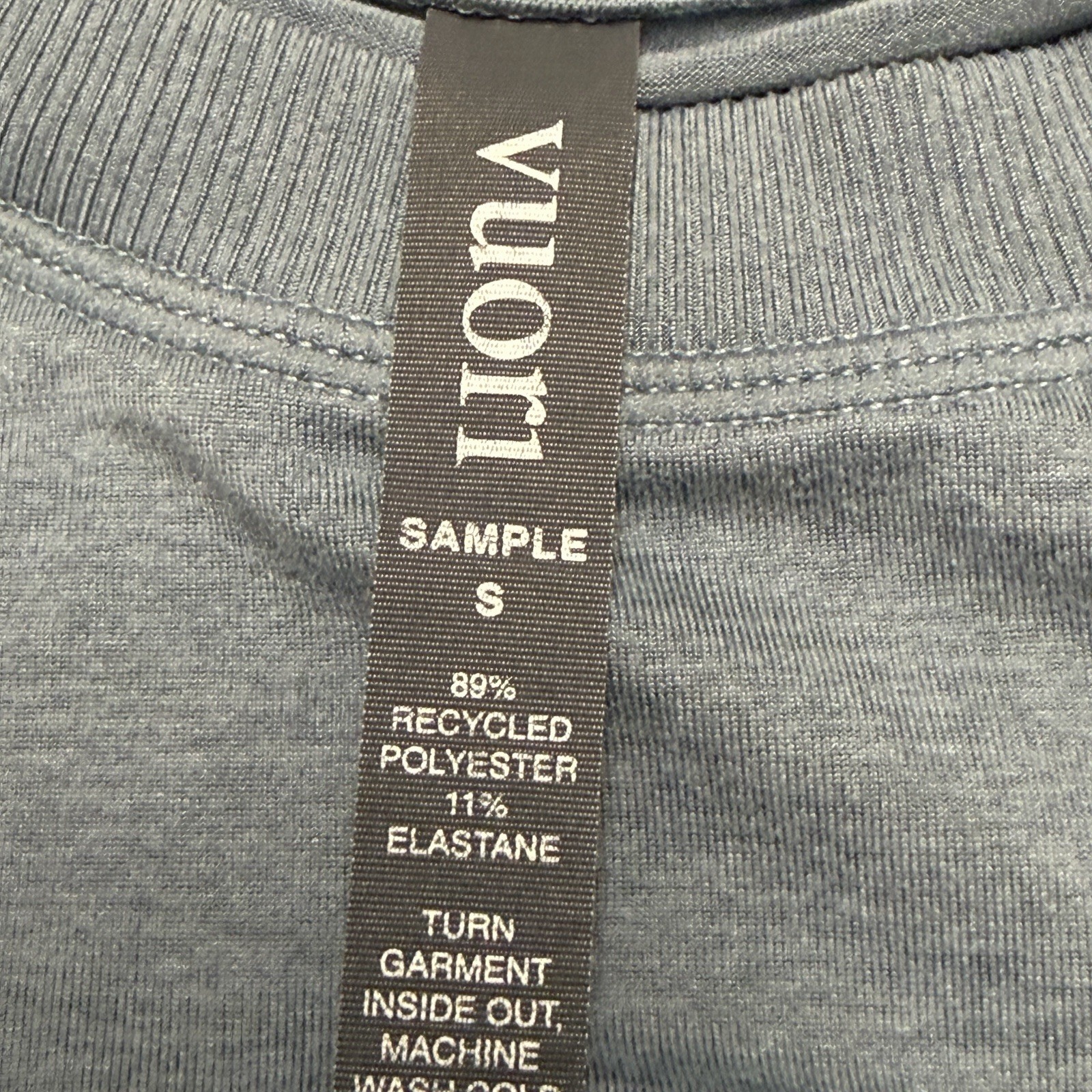 Vuori Long-Sleeve Halo Crew Pullover Sweatshirt VW241 Size Small Sample