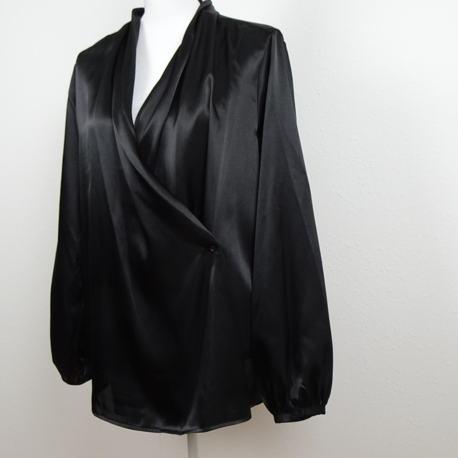 Calvin Klein Faux Wrap Blouse Top Women’s Plus Size 1X Black Satiny Dressy