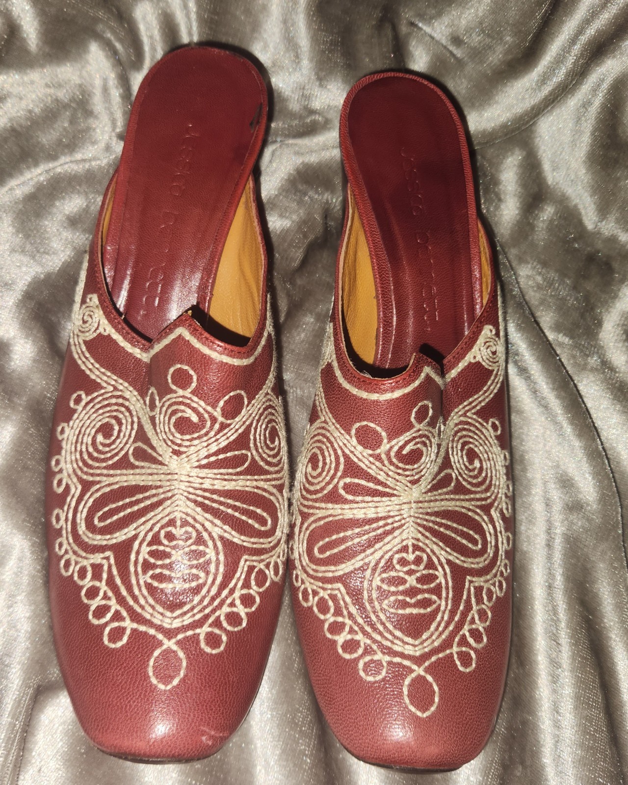 8/8.5 VNTG Jessica Bennett Clogs,Red Leather,White Embroidery,Western,Spanish