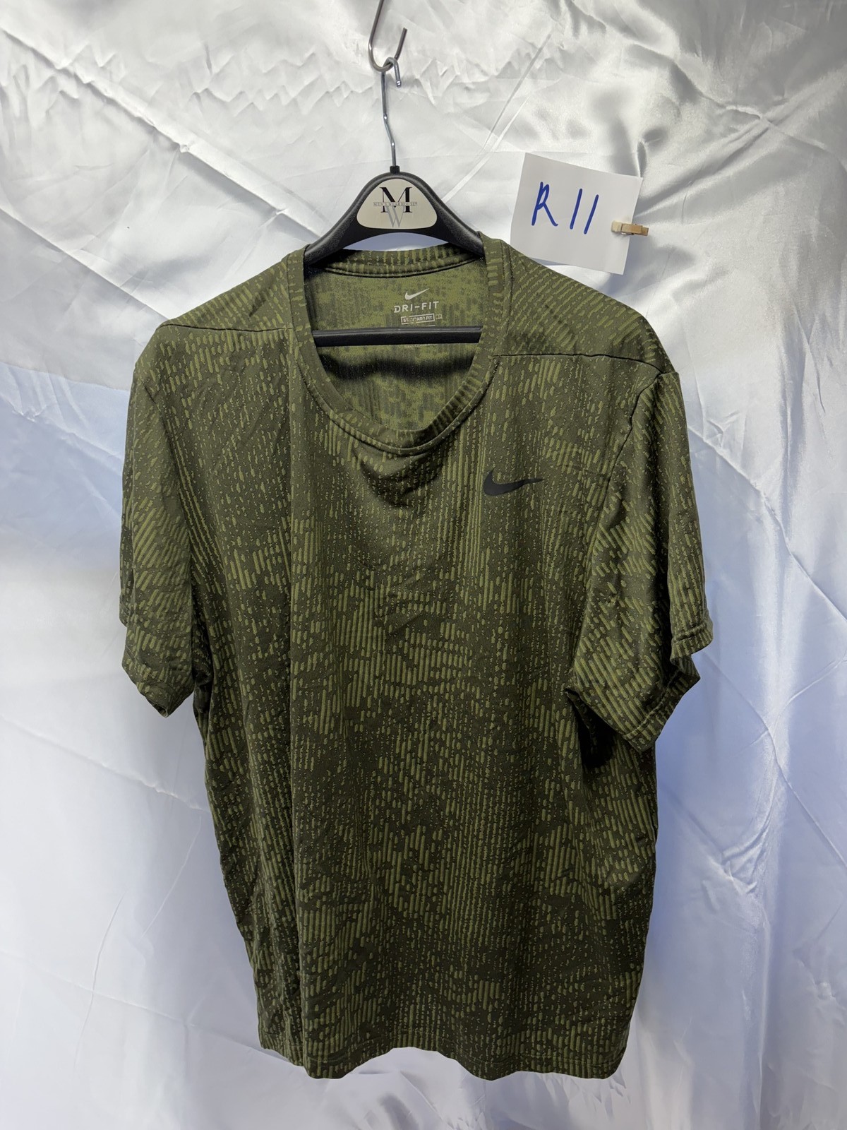 Nike Dri-FIT Standard Fit Men’s T-Shirt Green Graphic Print Size L R11