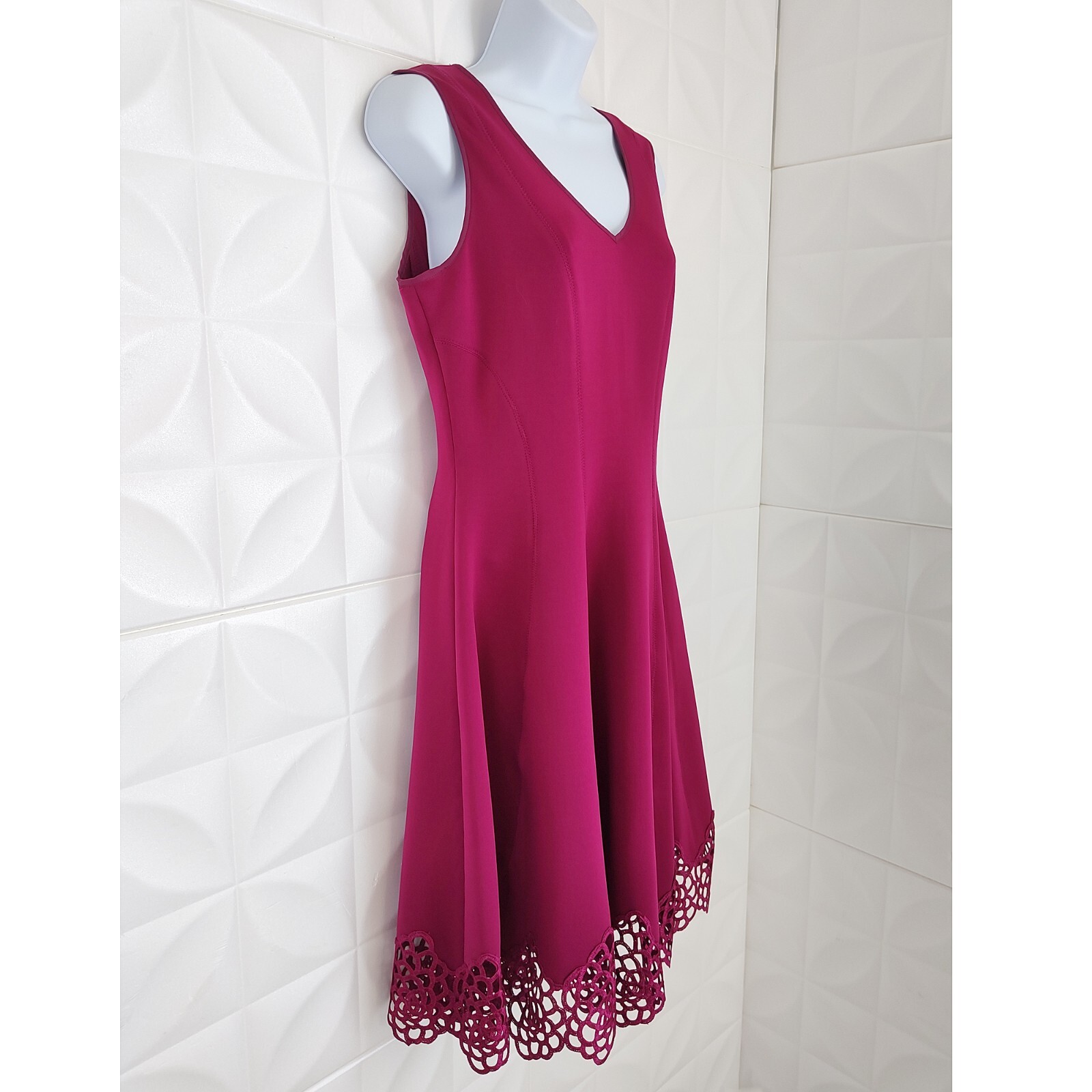 Maia Raspberry Pink Neoprene Dress Midi Lace Hem Sleeveless V-Neck Party M 6