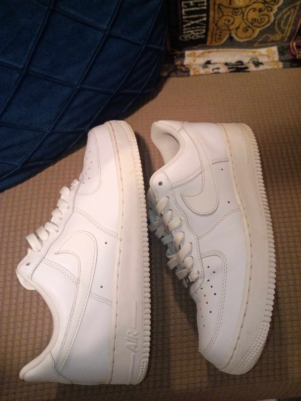 Nike Air Force 1 White Low Top Lace Up Athletic Sneakers mens 8.5 /women’s 10.5