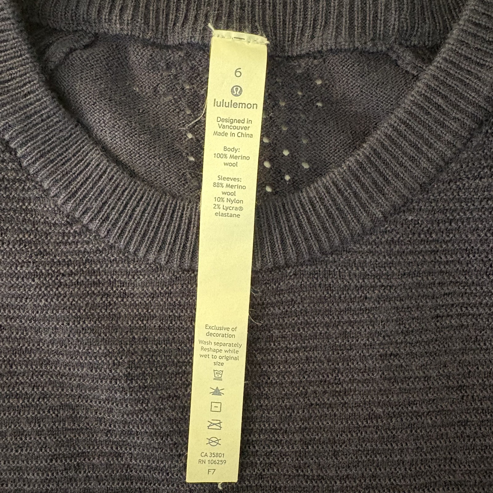 Lululemon 100% Merino Wool Knit Sweater Navy Size 6 Quiet Luxury Basic Layer