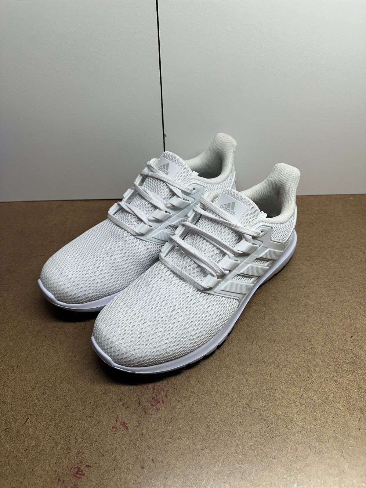 Adidas Ultimashow FX3631 Men’s White Lightweight Running Shoes Mens Sz 7.5
