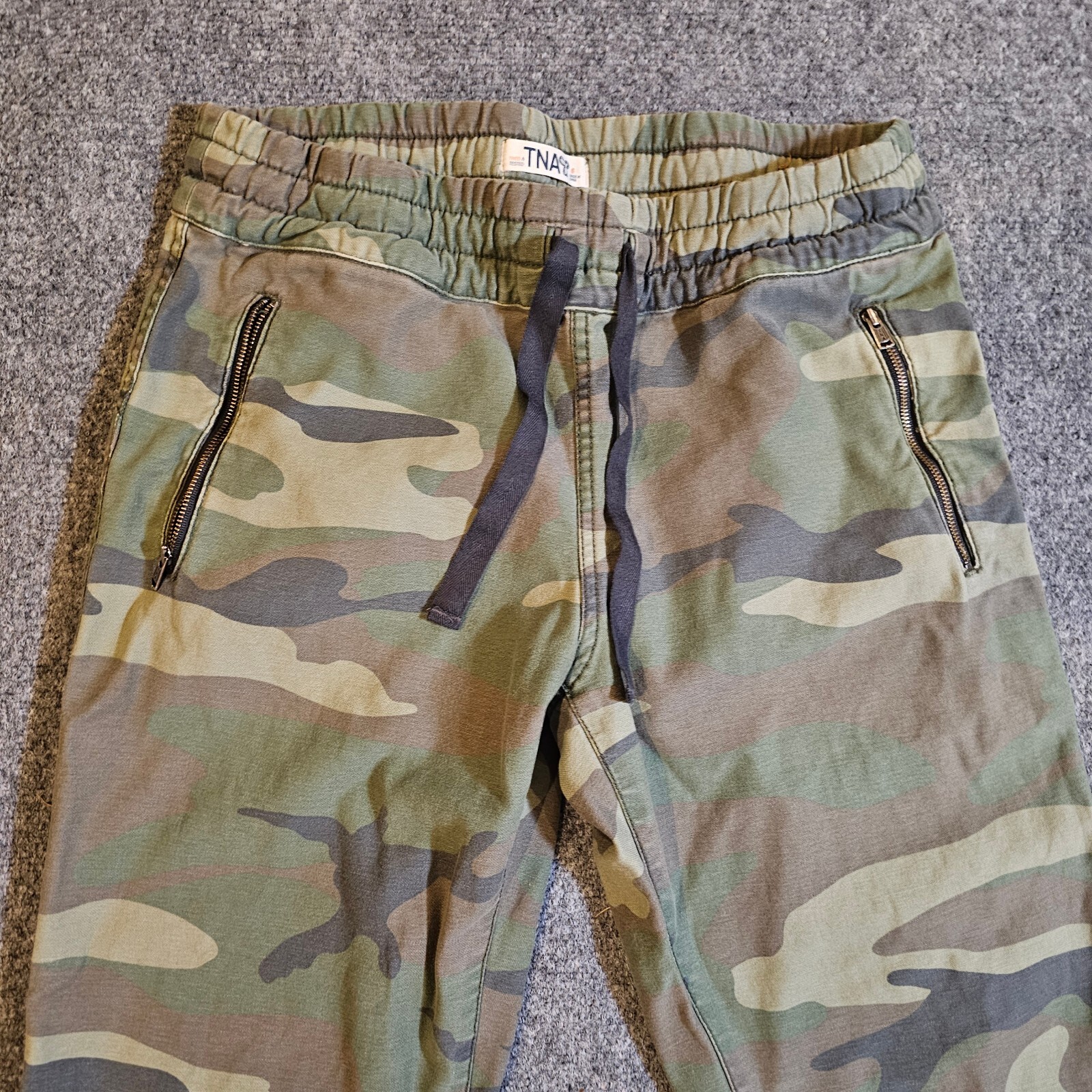 TNA Pants Womens 6 Green Camo Joggers Zipper Pockets Sweatpants Casual Atheltic