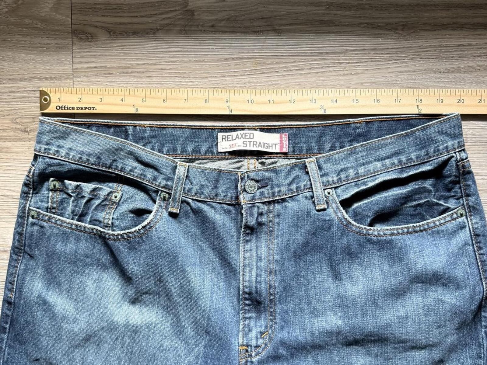 Vintage Levi’s 559 Relaxed Straight Fit Jeans 40×32 Blue Denim