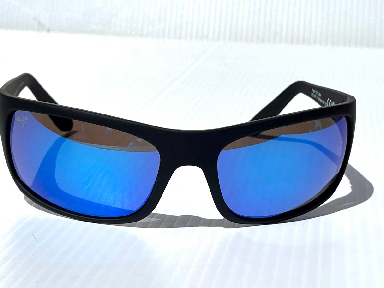 NEW Maui Jim PEAHI Matte Black Rubber POLARIZED Blue GLASS Lens Sunglass B202-2M