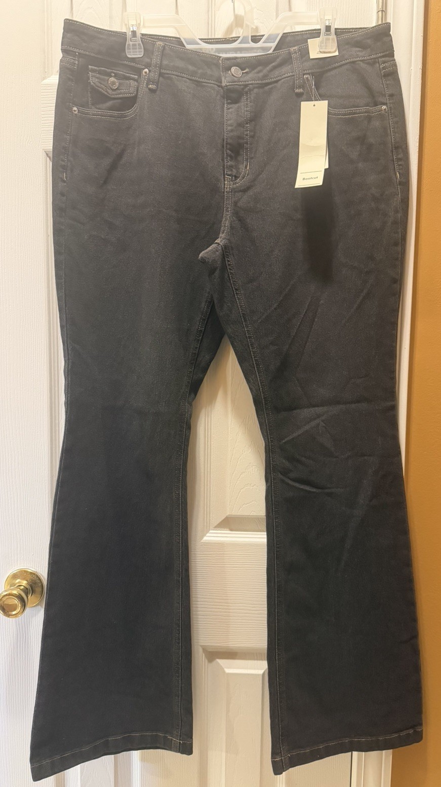 NWT Black Bootcut No Boundries Mid Rise Denim Jeans Size 4 Stretch 31” Inseam