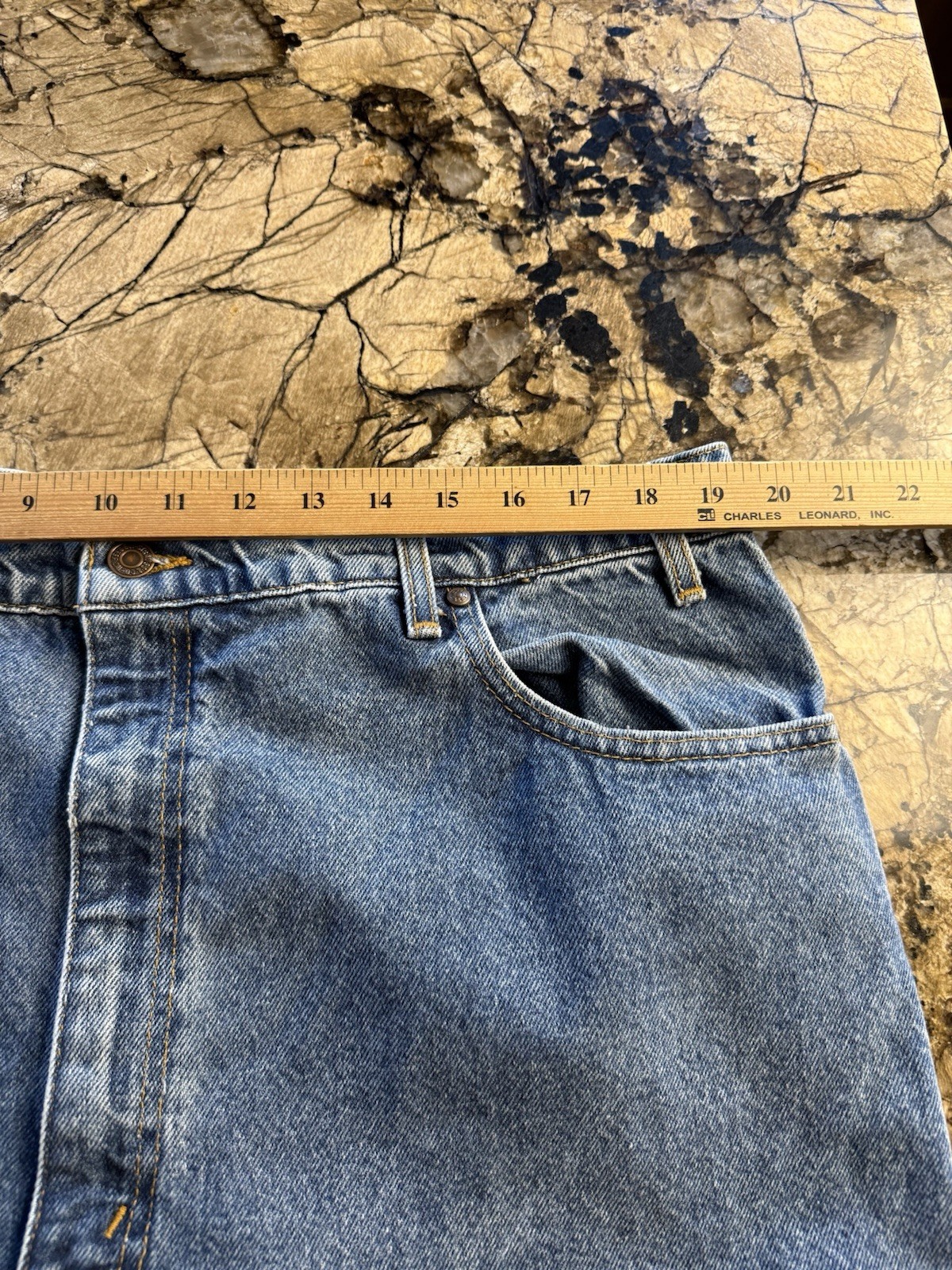 VTG Levi’s 540 Relaxed Fit Y2K Brown Tab Men’s Blue Jeans Size 42×30 USA Made