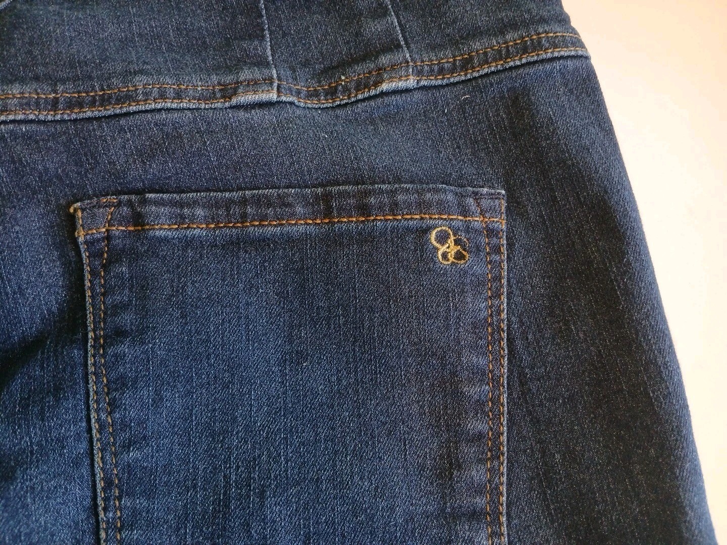 Jessica Simpson jeans Sz 30W x 29L Pull- Ons Elastic Waist Flare Leg