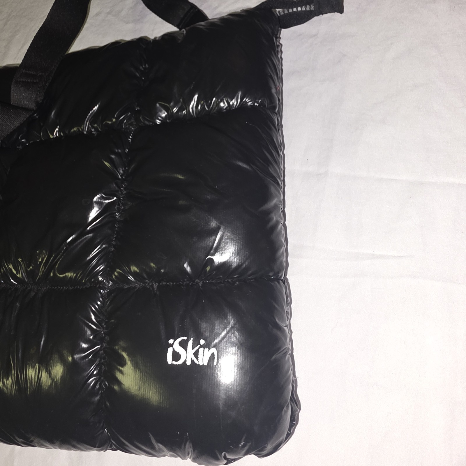 iSkin Black Quilted Shoulder Bag Tote Zip Closure Adjustable Strap Solid
