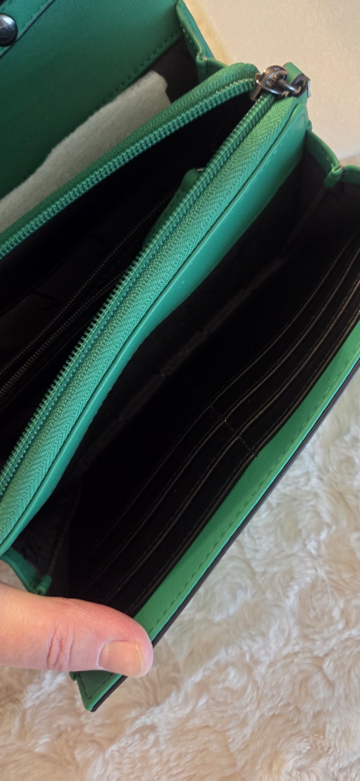 SIMPLY VERA WANG GREEN CROSSBODY HANDBAG