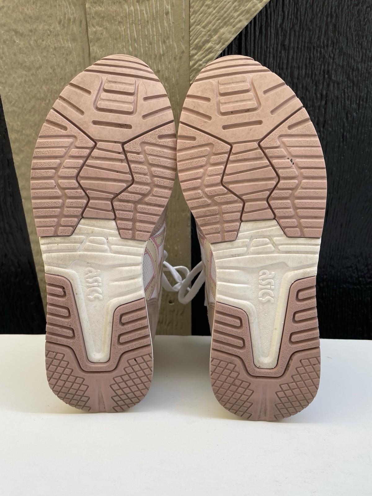 ASICS Lyte Classic Beige Cream Tan Mesh Suede Sporty Sneakers Womens Size 8