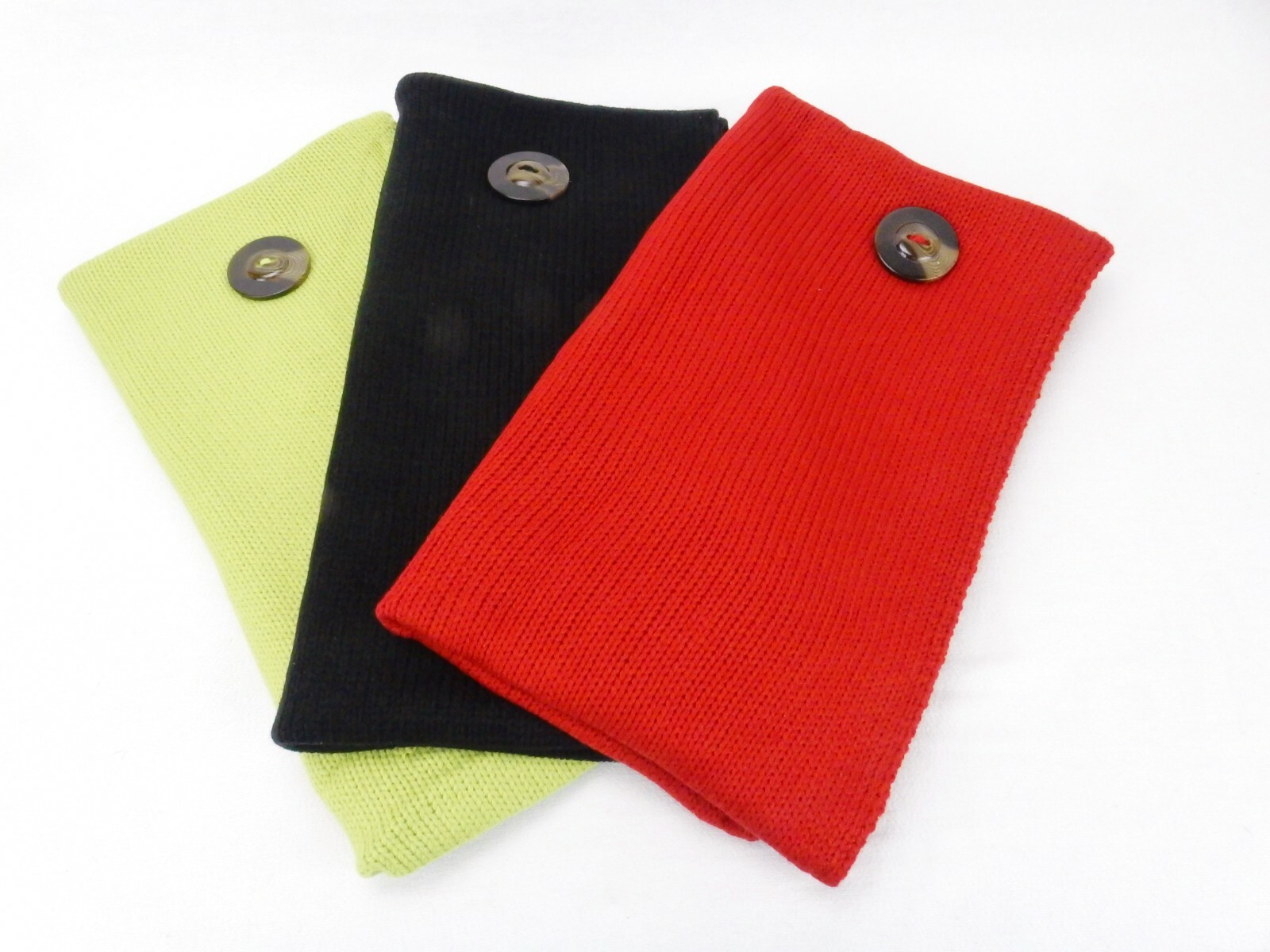 Acrylic Knitted Ladies’ Shoulder Wrap/Scarf, Big Buttons, Versatile, 3 Colors