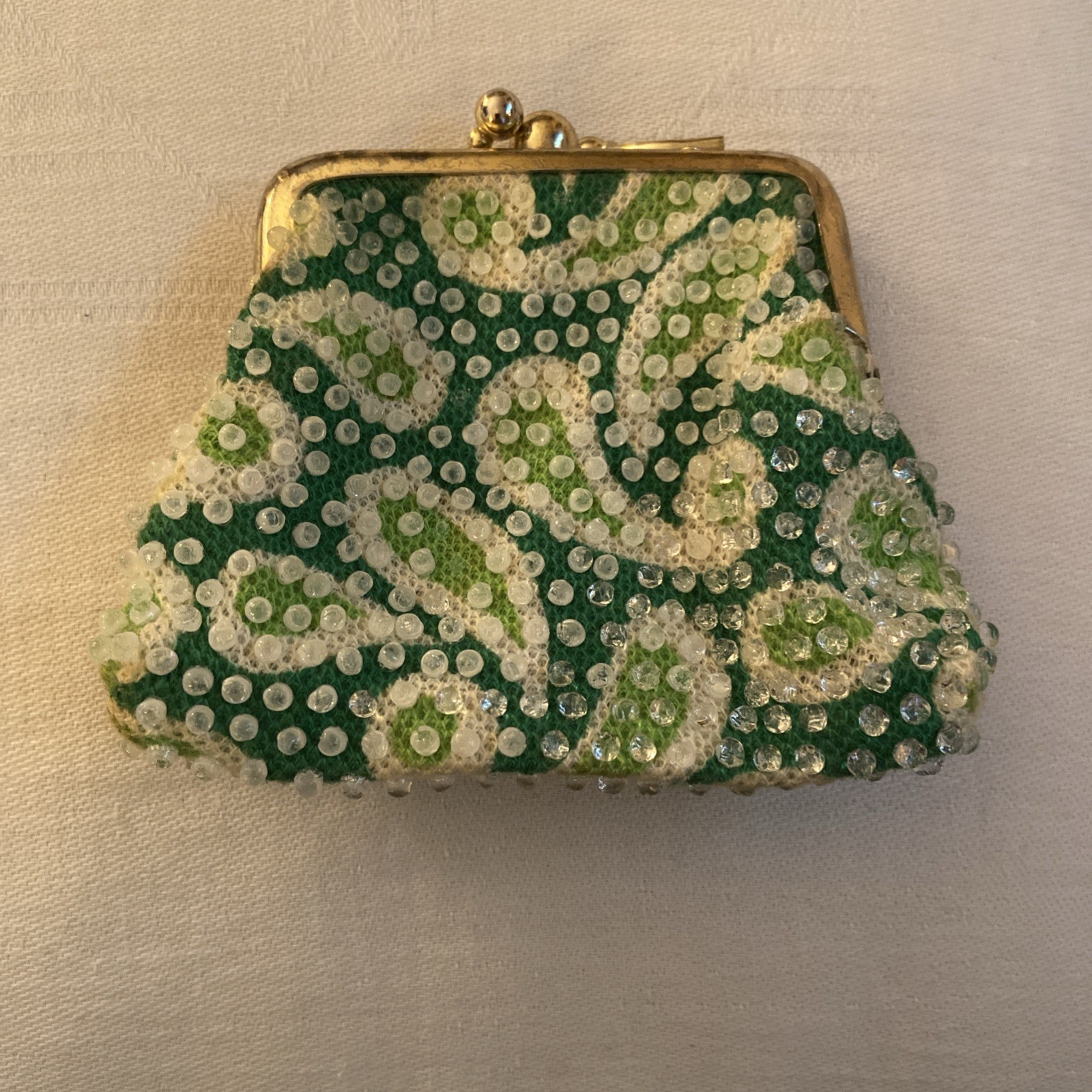 Vintage 1960’s Green Beaded Coin Change Purse Snap Closure With Plastic Divider