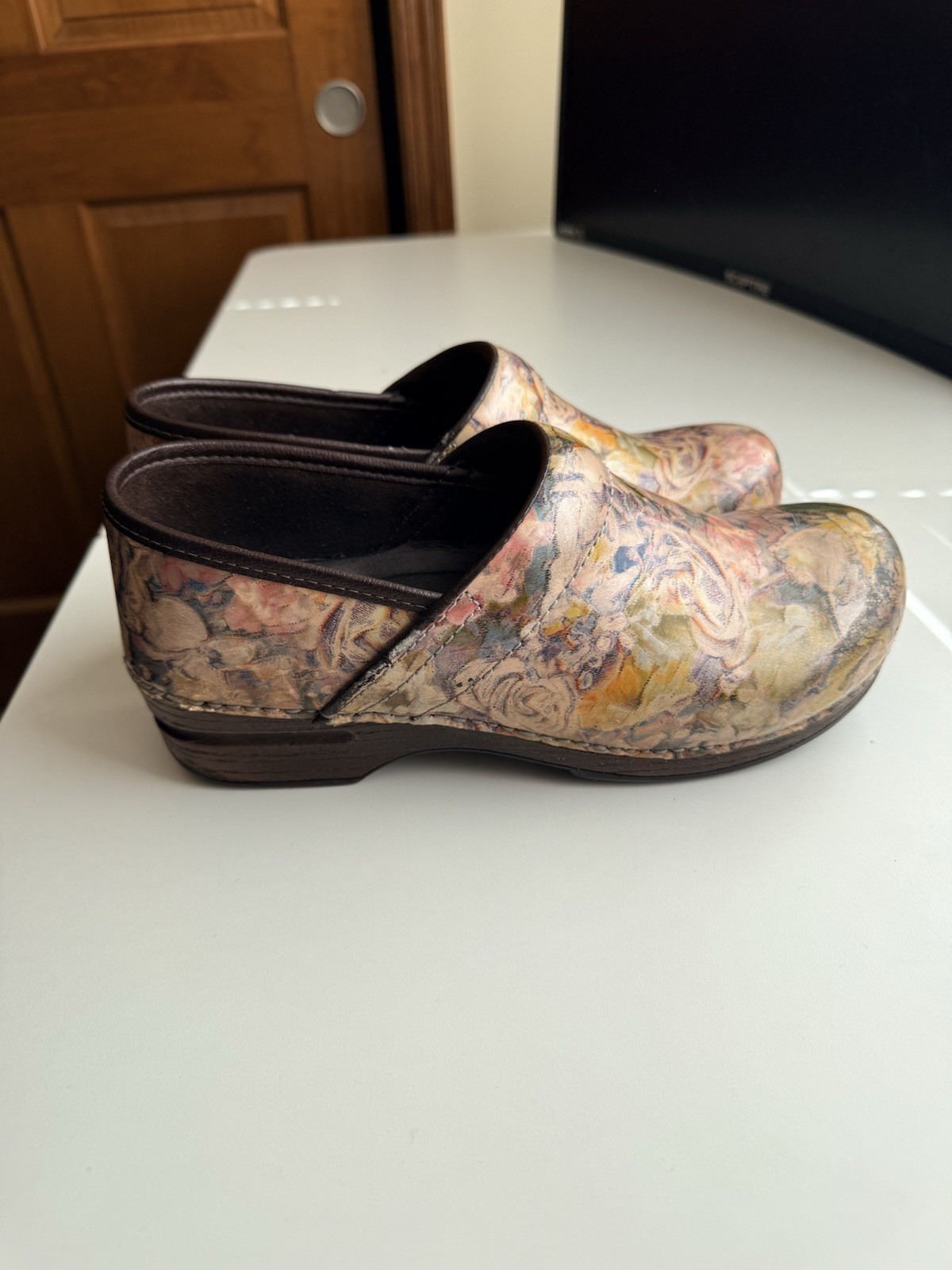 Dansko Professional Floral Leather Clogs Slip-On Slip Resistant EU 40 US 9.5