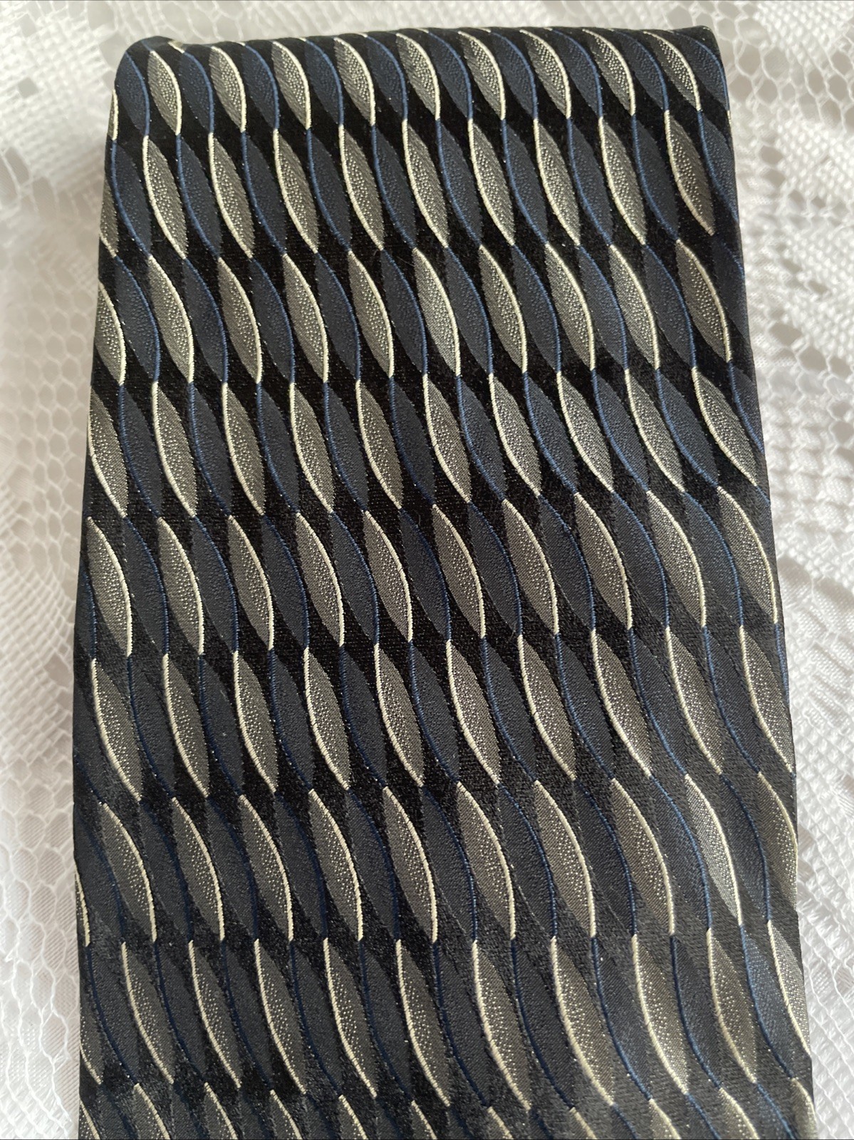 MEN’S VINTAGE CLASSIC 100% SILK HANDMADE ITALY GEOMETRIC BLACK/GRAY PRICETAG$75