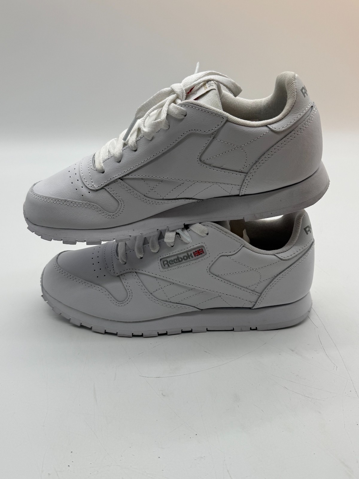 Reebok Classic Leather White Silver Metallic Men 6 Women 7.5 Sneaker 059503