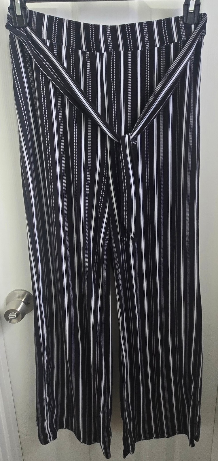 Bobbie Brooks Black White Striped Wide Leg Pants Medium M Elastic Waist Belted