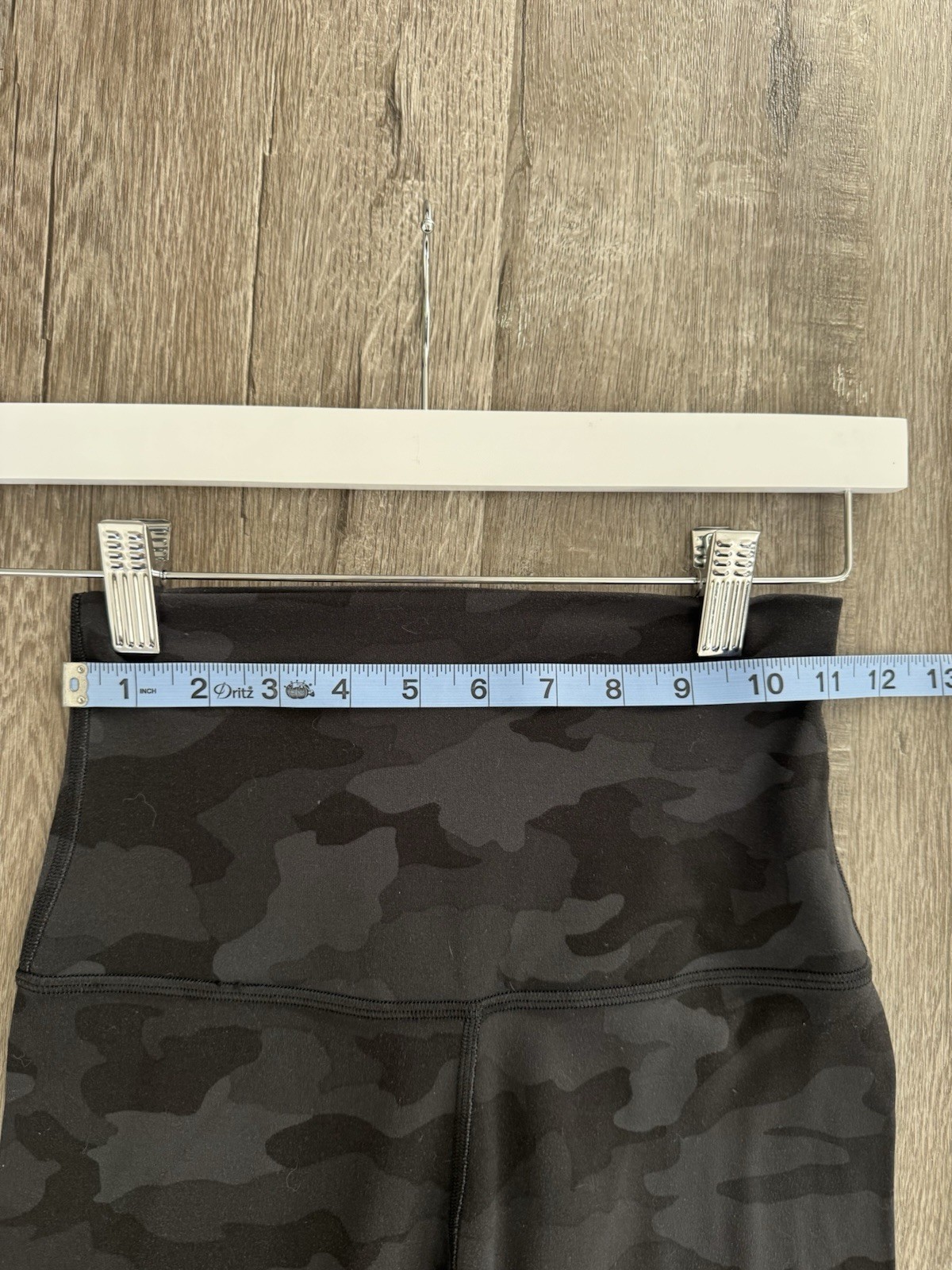 Lululemon Align High Rise Bike Shorts Black Gray Camo Women’s 4 Yoga Athletic