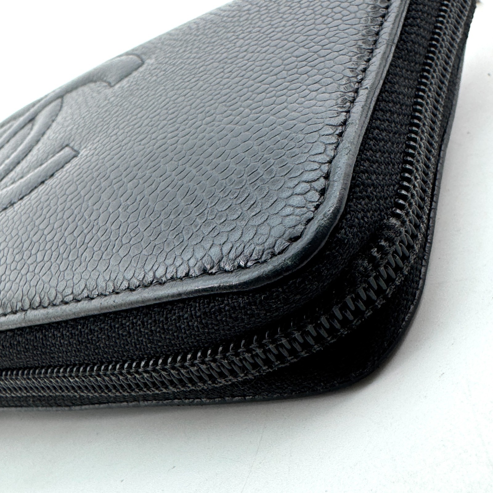 CHANEL Black Caviar Skin Leather Zip Around Wallet COCO Mark Authentic