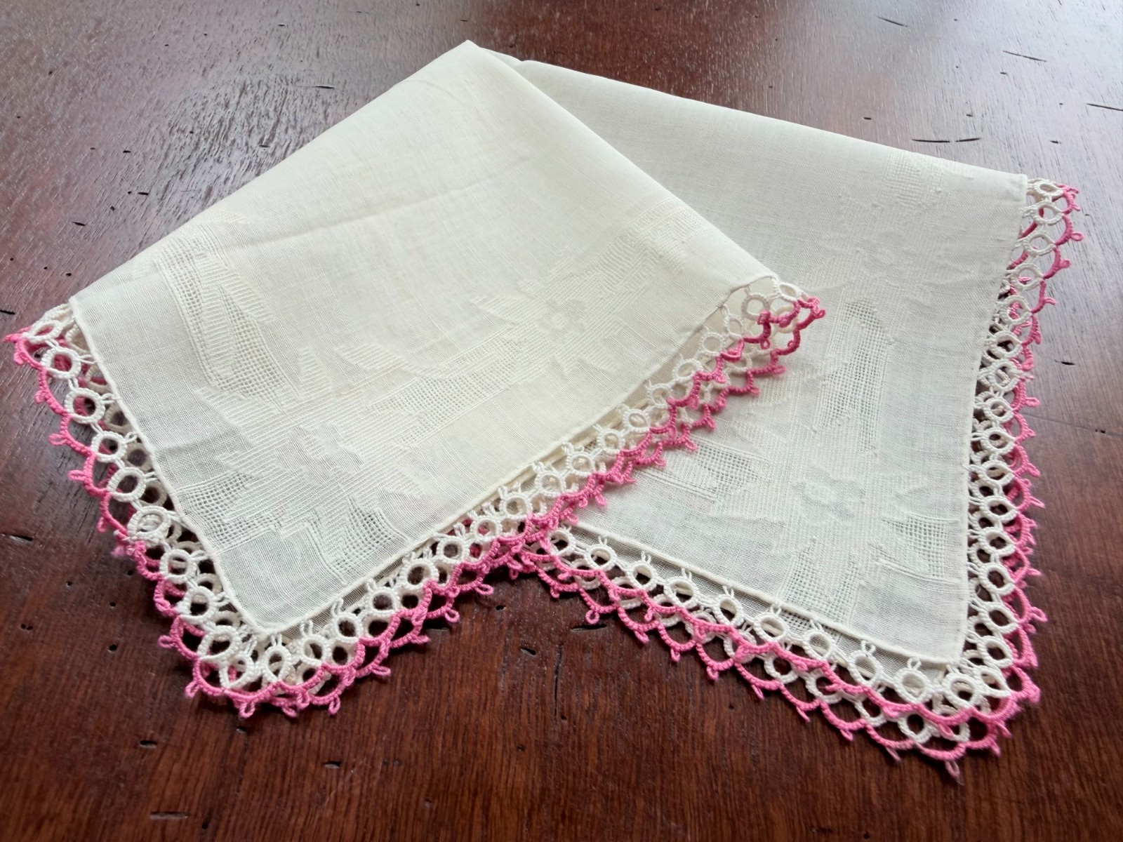 VINTAGE HANKY SHADOW WORK LINEN IVORY WITH HAND TATTED EDGING IN PINK FLORAL NEW
