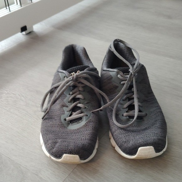 Fila Womens Memory Foam Running Sneakers Charcoal Grey White Size 8