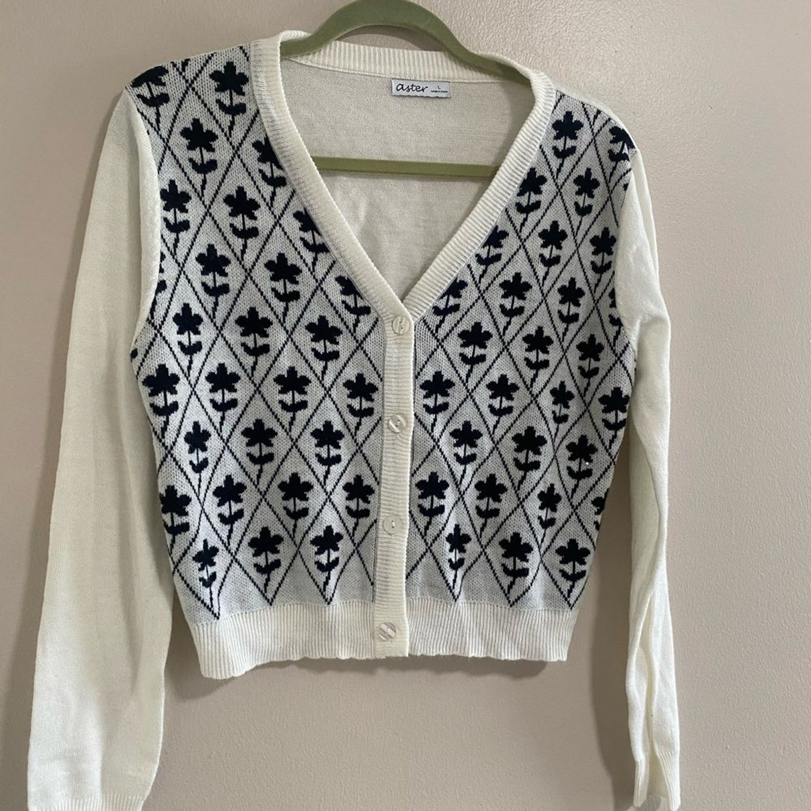 Aster White & Black Argyle Floral Print Cardigan Sweater Size Large