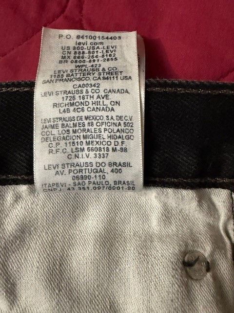 Levi’s 550 * Mens Black Denim Jeans * size 44 x 29 *