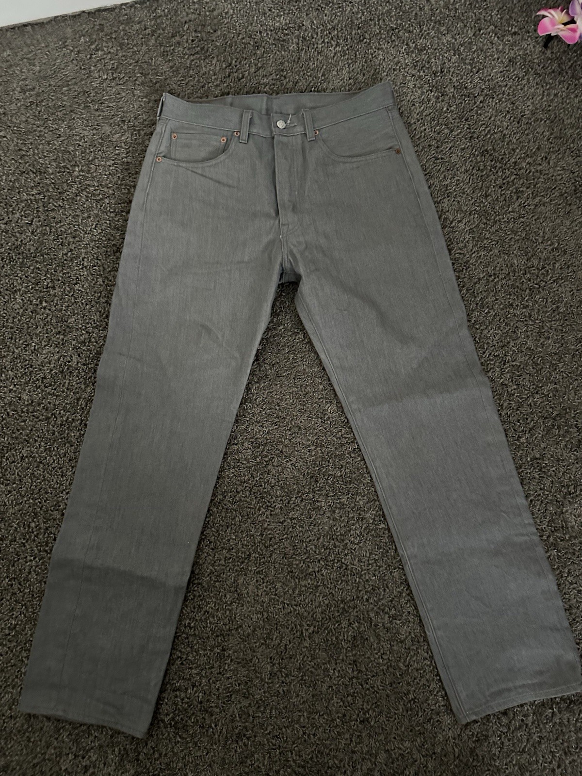 Levi’s Men’s Gray Medium Wash Straight Leg Denim Jeans Mid Rise Button Fly