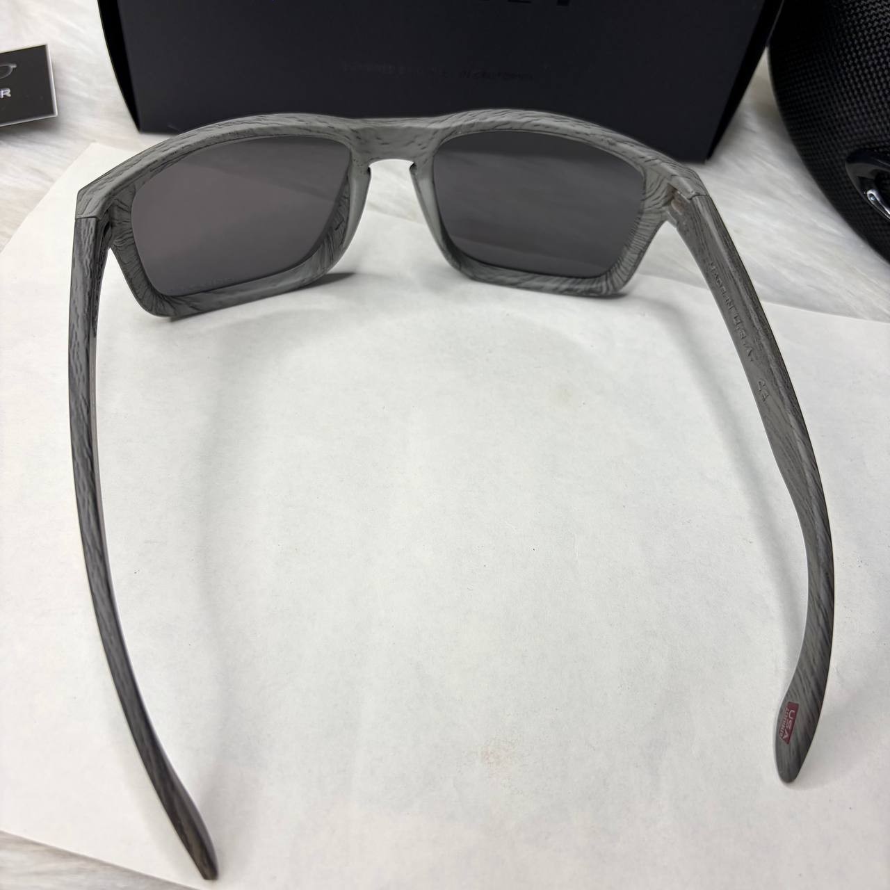 Oakley Holbrook Polarized Sunglasses Gray Woodgrain Frame Silver Mirror Lens