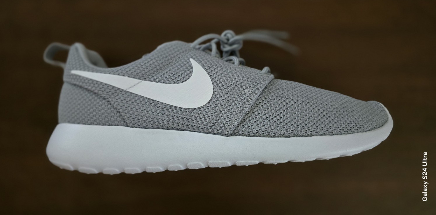 Nike Roshe One Men’s Low Top Lace-Up Sneakers Wolf Grey/White Mesh 511881-023