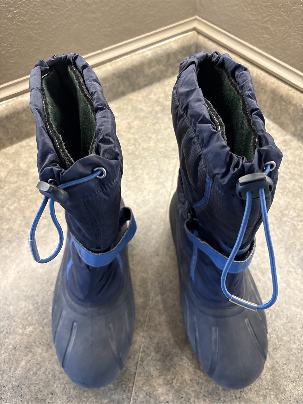 Sorel Kids Flurry winter snow boots collegiate navy Sz 7 Good Condition