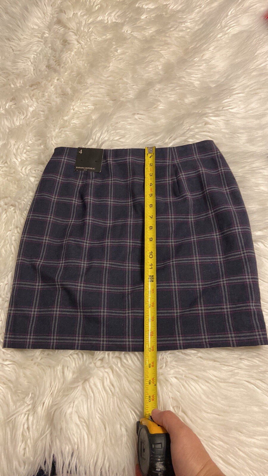 Banana Republic Women’s Skirt size 4 brand new with tag length 17″ waist28/30″