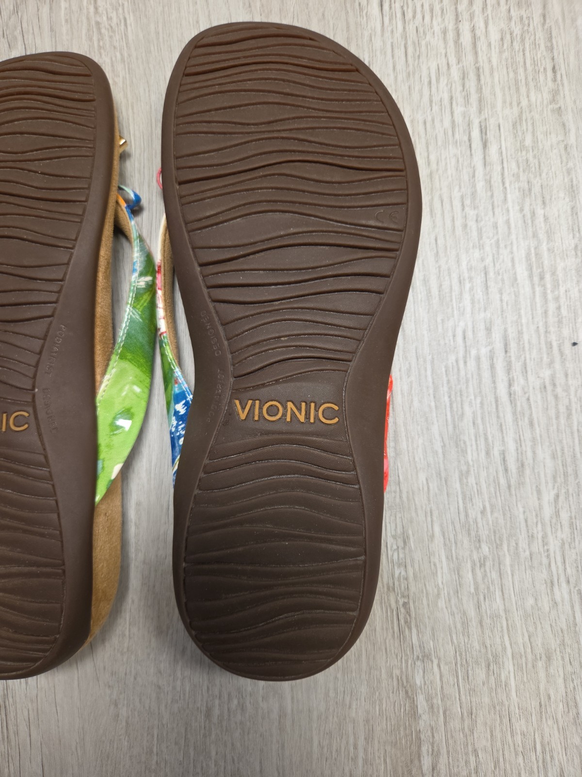 Vionic Bella II Sz 8 Thong Sandals Arch Support Shoe Floral Multi Color Festival