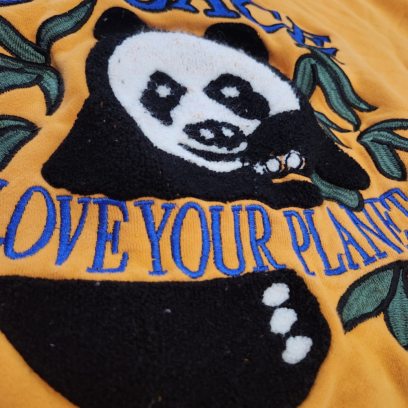 Palace Skateboards Panda Love Your Planet Crewneck Pullover Size Large Euc