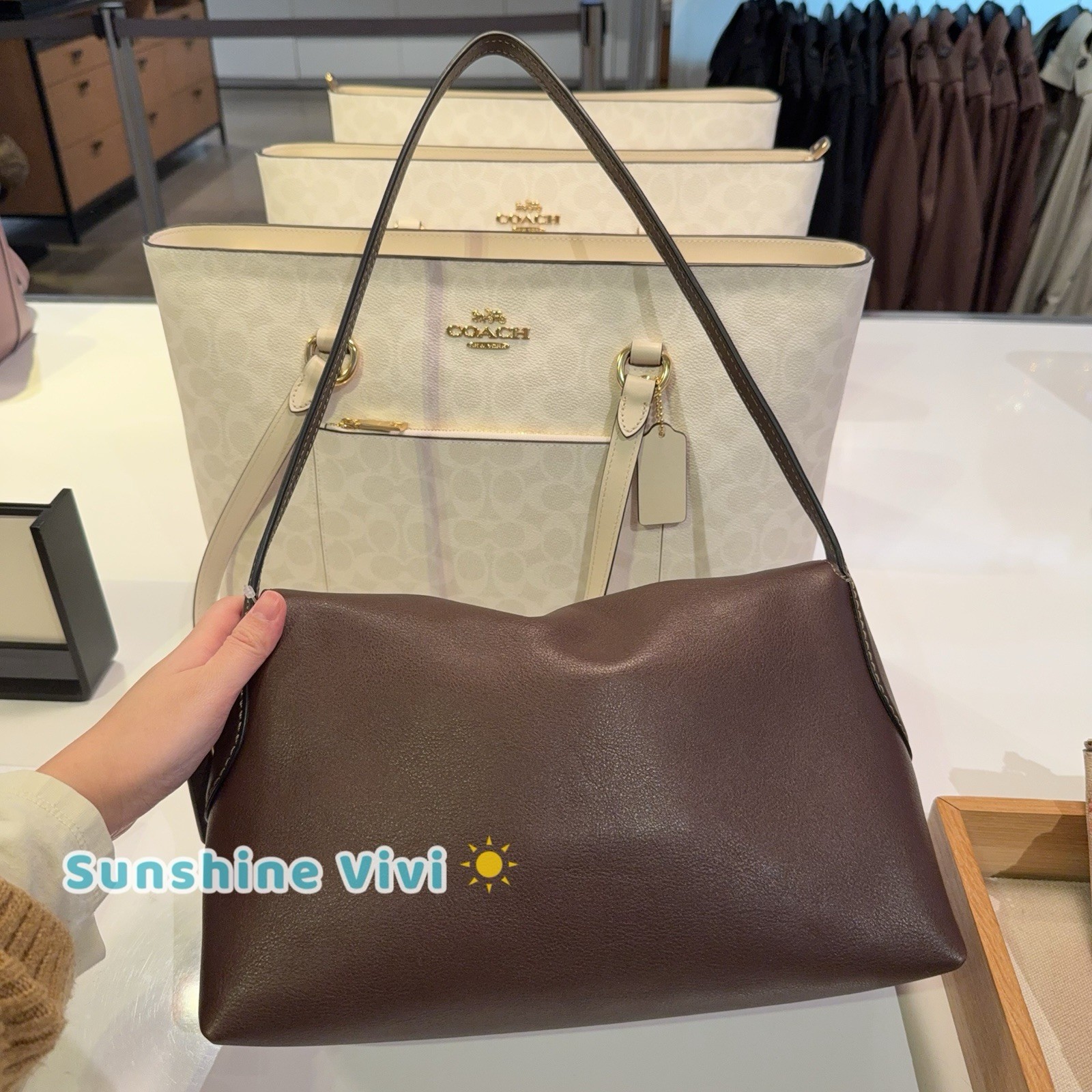 NWT Coach Chelsea Shoulder Bag 30 Brass maple grain Leather Cds58