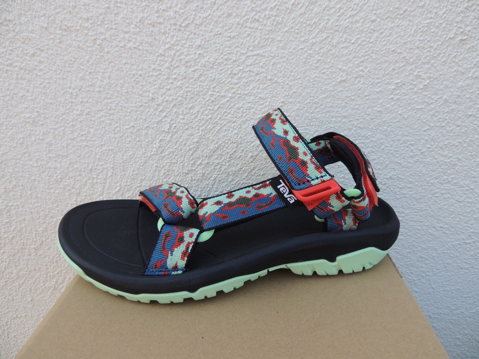 TEVA X IGLOO BRIGHT GEO HURRICANE XLT2 SPORT SANDALS, WOMEN US 7/ MEN 5 ~NEW