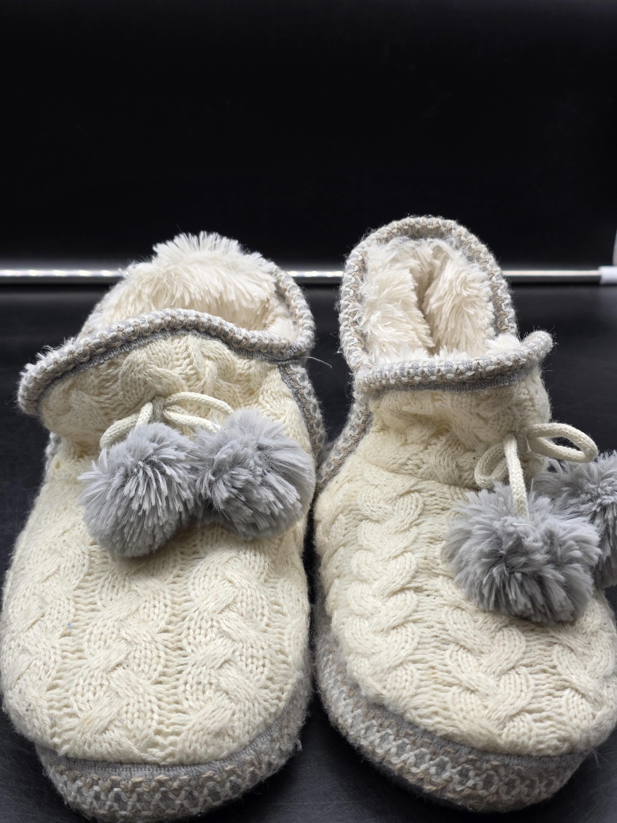 Mukluks Slipper Boots Womens Size 5.5 White Knit Fair Isle Pom Pom House Indoor