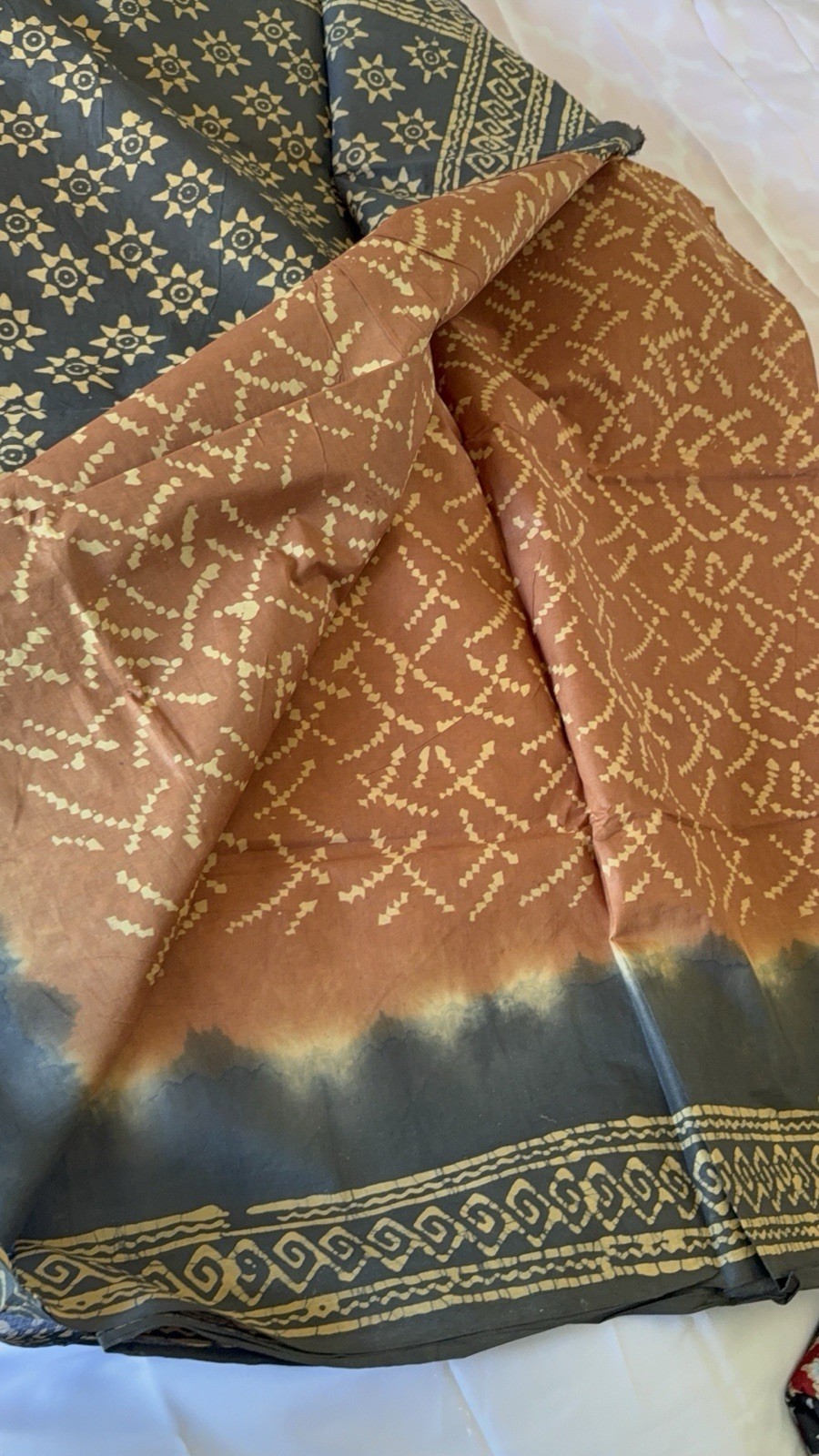 NEW 🆕, Cotton BATIK SAREE. ( Item#L3906 ) including blouse piece.