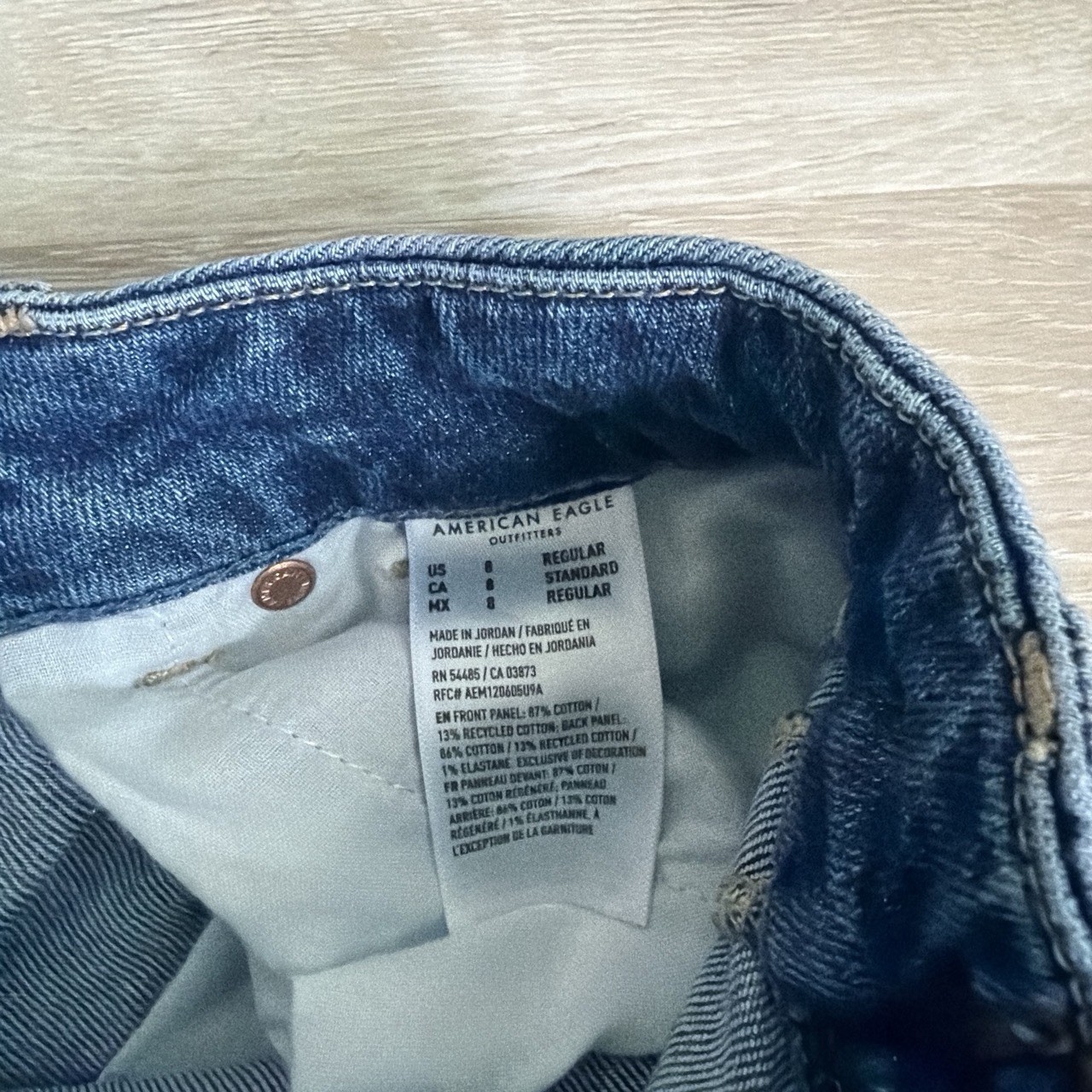 American Eagle Strigid Curvy Mom Jeans Women’s Blue Medium Wash Size 10